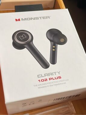 New Clarity 102 Plus Wireless Earbud Headphones - Black